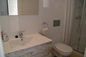 Kúpeľňa v ubytovaní Nerja Paradise Rentals - Villa Valeria
