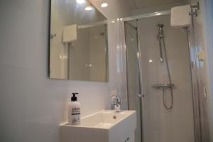 Kúpeľňa v ubytovaní Nerja Paradise Rentals - Villa Valeria