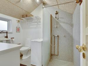 Koupelna v ubytování Holiday Home Fifi - 10m to the inlet in SE Jutland by Interhome