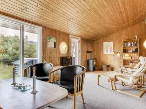 Posezení v ubytování Holiday Home Siri - 400m from the sea by Interhome + 25 fotografií