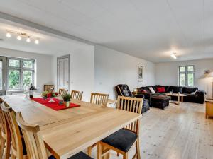 Posezení v ubytování Holiday Home Sophia - 8km from the sea by Interhome