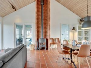 Istumisnurk majutusasutuses Holiday Home Devis - 50m from the sea in NW Jutland by Interhome