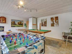 Herní místnost v ubytování Holiday Home Anine - 200m to the inlet by Interhome