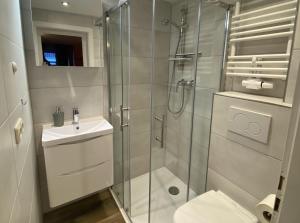 Ein Badezimmer in der Unterkunft Haus Sabine - Zimmer 2