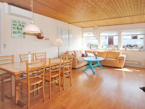 Posezení v ubytování Holiday Home Fin - 300m to the inlet by Interhome