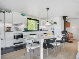 Fotografie z fotogalerie ubytování Holiday Home Tona - 300m from the sea in Djursland and Mols by Interhome v destinaci Knebel