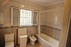 Kúpeľňa v ubytovaní Bal-30E - traditionally furnished detached villa with peaceful surroundings in Benissa + 15 fotografií
