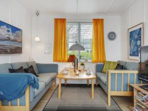Posezení v ubytování Holiday Home Milo - 5m from the sea in Djursland and Mols by Interhome