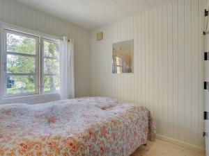 Postel nebo postele na pokoji v ubytování Holiday Home Aris - 480m from the sea in Djursland and Mols by Interhome