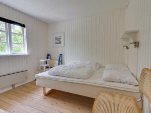 Postel nebo postele na pokoji v ubytování Holiday Home Blazo - 400m from the sea by Interhome