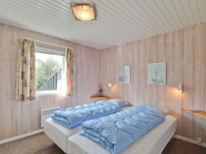 Postel nebo postele na pokoji v ubytování Holiday Home Zenitha - 300m from the sea by Interhome