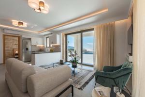 Posezení v ubytování Actea Seaview Villas I "Free" heated pool & 800m sea