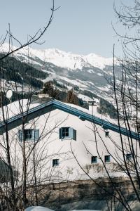 Mynd úr myndasafni af Charming chalet with sauna + views! í Bad Gastein
