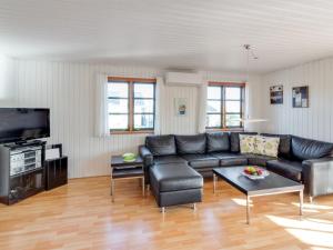 Posezení v ubytování Holiday Home Annabell - 150m from the sea by Interhome + 17 fotografií