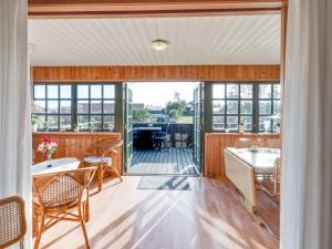 Posezení v ubytování Holiday Home Annabell - 150m from the sea by Interhome