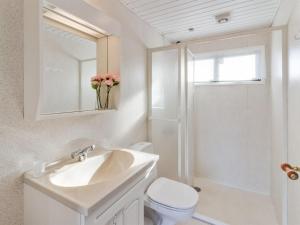 Koupelna v ubytování Holiday Home Annabell - 150m from the sea by Interhome