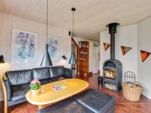 Posezení v ubytování Holiday Home Hemming - from the sea by Interhome