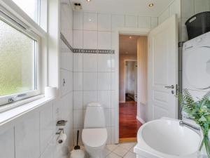 Koupelna v ubytování Holiday Home Hemming - from the sea by Interhome