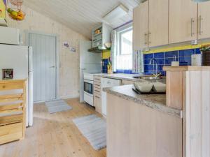 Kuchyň nebo kuchyňský kout v ubytování Holiday Home Anniesette - 1km from the sea by Interhome + 7 fotografií