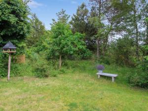 Zahrada ubytování Holiday Home Flora - 150m from the sea by Interhome
