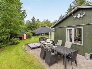 Zahrada ubytování Holiday Home Ane - 1-7km from the sea by Interhome