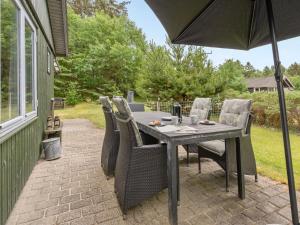 Zahrada ubytování Holiday Home Ane - 1-7km from the sea by Interhome