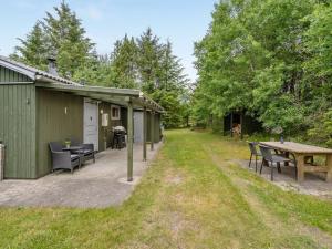 Zahrada ubytování Holiday Home Ane - 1-7km from the sea by Interhome