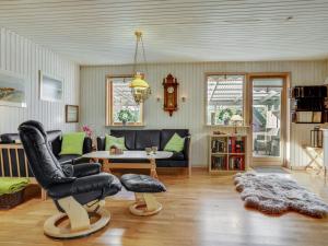 Posezení v ubytování Holiday Home Aurea - 1km from the sea by Interhome