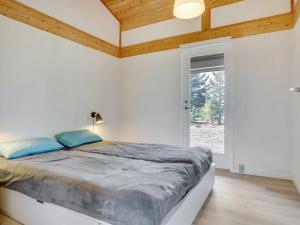 Postel nebo postele na pokoji v ubytování Holiday Home Thomine - 200m from the sea by Interhome
