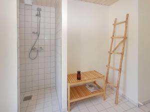 Koupelna v ubytování Holiday Home Melinda - 2km from the sea by Interhome
