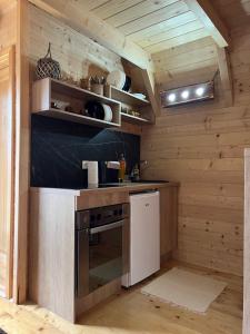 A cozinha ou kitchenette de Brvnare Puljci