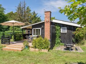 Zahrada ubytování Holiday Home Sigbrit - 450m to the inlet by Interhome