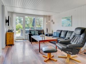 Posezení v ubytování Holiday Home Birghir - 1-5km from the sea by Interhome