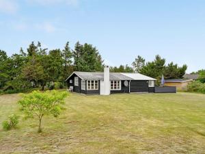Zahrada ubytování Holiday Home Githa - 100m to the inlet by Interhome