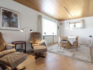 Posezení v ubytování Holiday Home Heilgard - 500m from the sea by Interhome