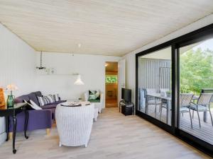 Posezení v ubytování Holiday Home Angantir - 700m to the inlet by Interhome