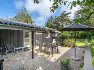 Zahrada ubytování Holiday Home Angantir - 700m to the inlet by Interhome