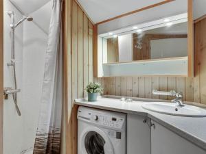 Koupelna v ubytování Holiday Home Catarine - 1-1km from the sea by Interhome