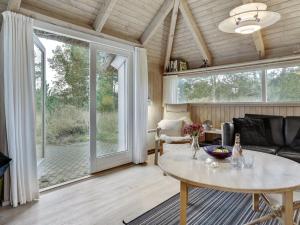 Posezení v ubytování Holiday Home Catarine - 1-1km from the sea by Interhome