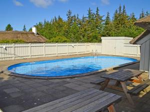 Bazén v ubytování Holiday Home Catarine - 1-1km from the sea by Interhome nebo v jeho okolí