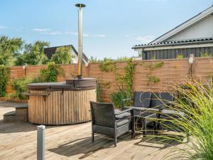 Zahrada ubytování Holiday Home Swipdagh - 600m from the sea by Interhome