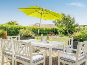Zahrada ubytování Holiday Home Swipdagh - 600m from the sea by Interhome
