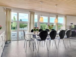 Posezení v ubytování Holiday Home Swipdagh - 600m from the sea by Interhome