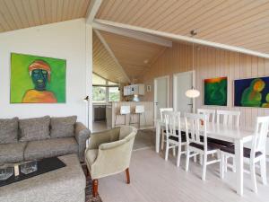 Posezení v ubytování Holiday Home Bengt - 1km from the sea by Interhome