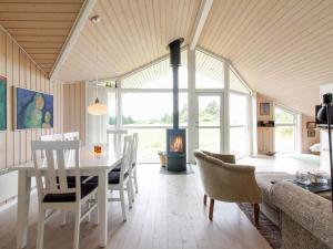 Posezení v ubytování Holiday Home Bengt - 1km from the sea by Interhome