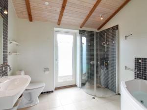 Koupelna v ubytování Holiday Home Preben - 500m from the sea by Interhome + 16 fotografií