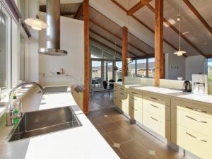 Kuchyň nebo kuchyňský kout v ubytování Holiday Home Preben - 500m from the sea by Interhome