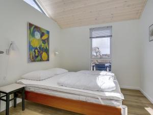 Postel nebo postele na pokoji v ubytování Holiday Home Luci - 500m from the sea by Interhome