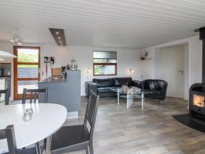 Posezení v ubytování Holiday Home Grubbe - 600m from the sea by Interhome