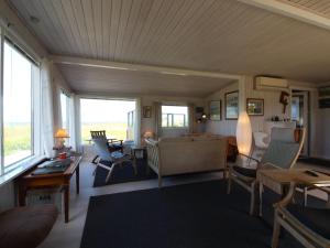 Posezení v ubytování Holiday Home Ellynor - 200m from the sea by Interhome
